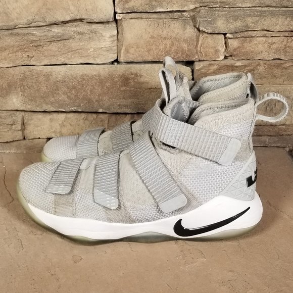 Nike Lebron Soldier XI 11 Men\'s 4.5 Gray Shoes main image 6